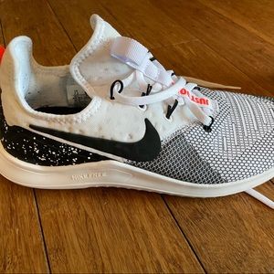 Size 7.5 womens Nike shoes.